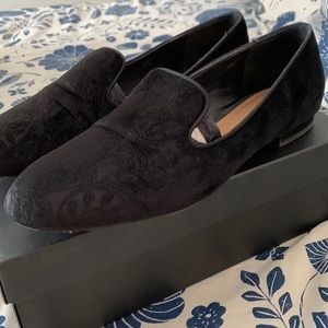 Black flats, loafer style